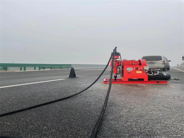 新竹镇马路路基路面开裂下沉注浆加固灌浆