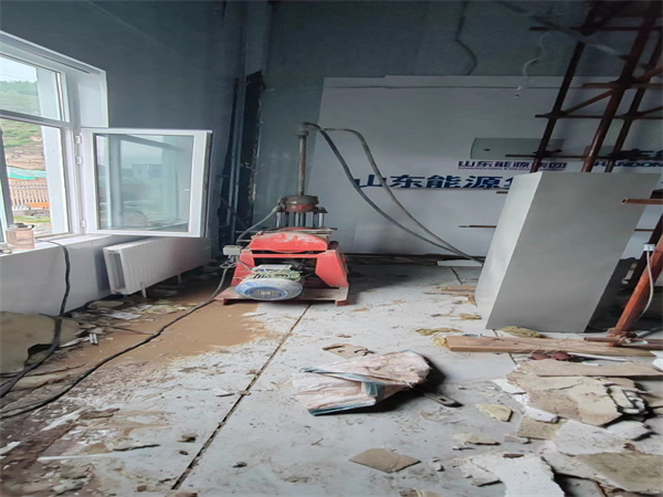 新竹镇地基基础下沉墙体裂缝加固注浆顶升施工